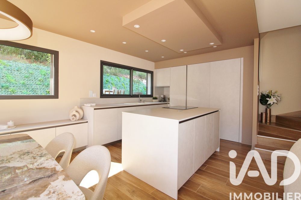 � vendre  Maison Hy�res (83400)