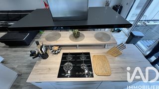  Immeuble � vendre 227 m�