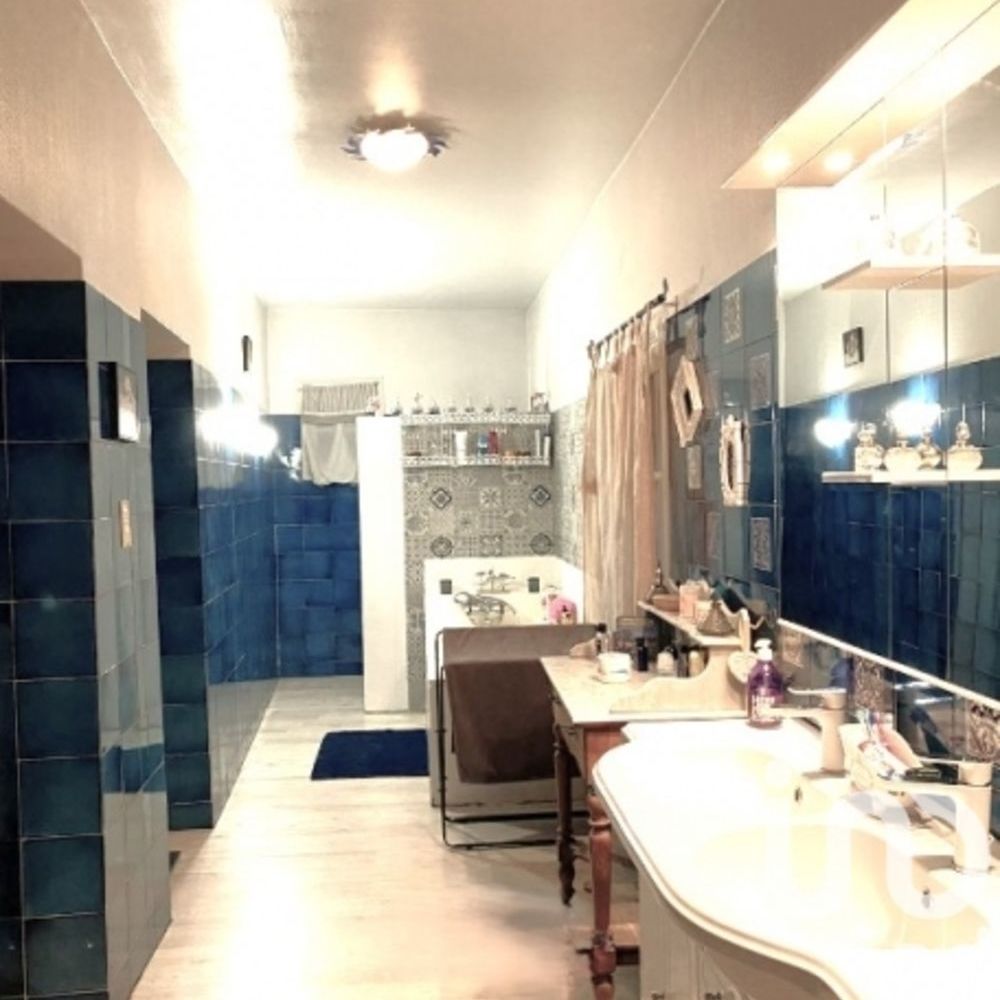 � vendre  Propri�t�/ch�teau Boll�ne (84500)