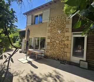  Maison � vendre 9 pi�ces 220 m�