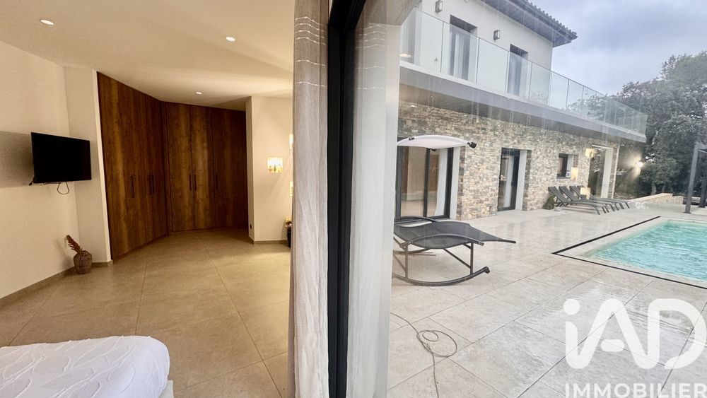 � vendre  Villa Nimes (30900)