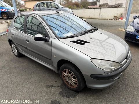Peugeot 206 VF32AWJYF41685296 2001 occasion Mably 93100