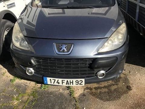 Peugeot 307 VF33CNFUF84775059 2006 occasion Villeneuve-La-Garenne 93100