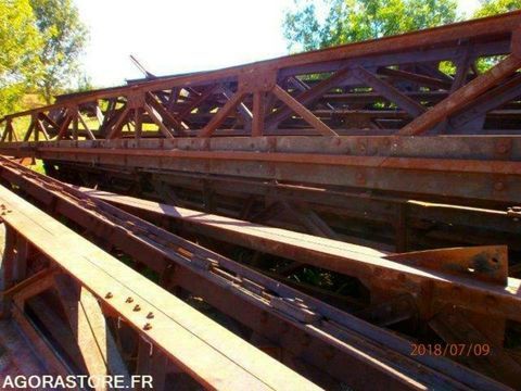 Poutres & piliers type Eiffel - raw material - buildi... 42000 93100 Montpellier