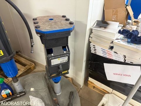 Utilitaire Pieces d&eacute;tach&eacute;es et accessoires Engins BTP  occasion Savignac 93100