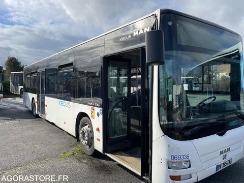 Car - Bus Car - Bus 2006 occasion Mesnil-Amelot 93100