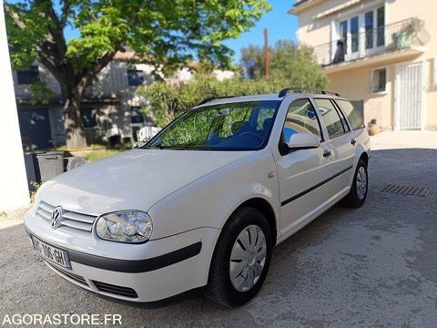 Volkswagen Golf WVWZZZ1JZ4W037213 2003 occasion N&icirc;mes 93100