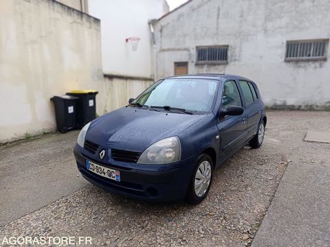 Renault Clio VF1BB2DEF31187323 2004 occasion N&icirc;mes 93100
