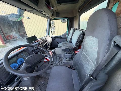 Camion magasin Camion magasin 2004 occasion Rillieux-La-Pape 93100