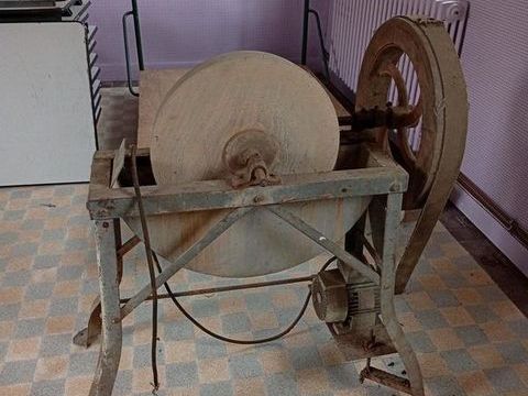 meule d'affutage - industrial equipment - metalworkin... 15 93100 Craon