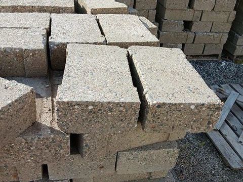 Lot de 290 pav&eacute;s blocs en b&eacute;ton type H autobloquant -... 4500 93100 Montpellier
