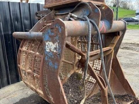 Utilitaire Pieces d&eacute;tach&eacute;es et accessoires Engins BTP 2000 occasion Belmont-Tramonet 93100