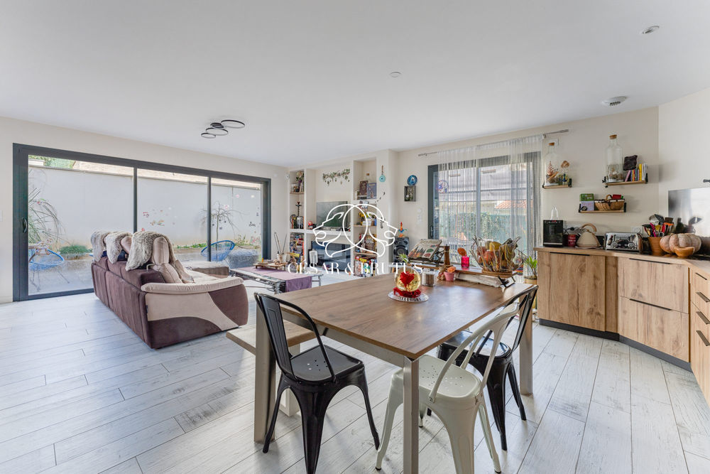 � vendre  Maison Collonges-au-Mont-d'Or (69660)