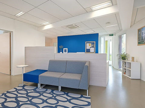 Bureaux de 307 m&sup2; + 247 m&sup2; de terrasse 770000 69800 Saint-priest