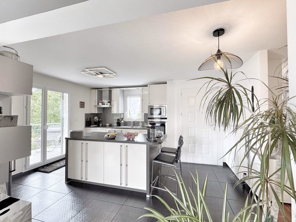 � vendre  Maison Cessy (01170)