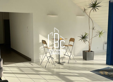 Givrand - &Agrave; louer ensemble de bureaux 130 m&sup2; 1800 85800 Givrand