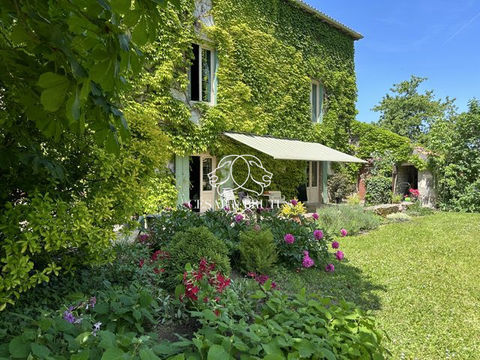   IGE : maison de 7 pi�ces (270 m�) Maison - 7 pi�ce(s) - 270 m�