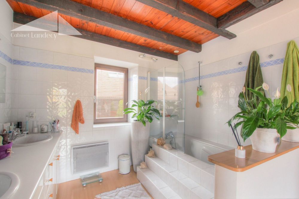 � vendre  Maison Divonne-les-Bains (01220)