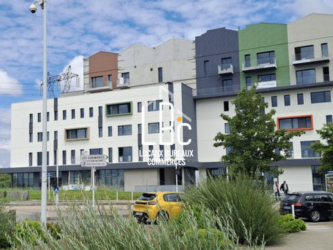 Rez&eacute; - Plateau de bureaux neuf de 320 m&sup2; &agrave; louer 6667 44400 Rez�