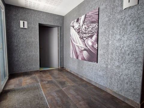 BUREAUX VISIBLES de 225 m&sup2; environ en centre ville de VANNES 837625 56000 Vannes