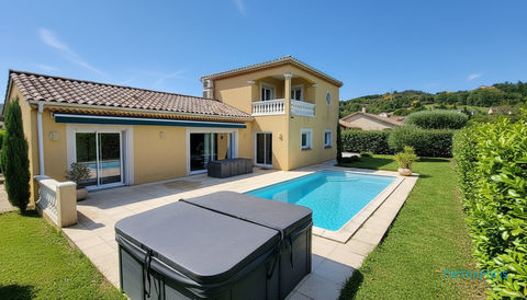   Villa T5 - 4 Chambres - Terrain plat 693m2 - Piscine- Sans vis ? Maison - 5 pi�ce(s) - 130 m�