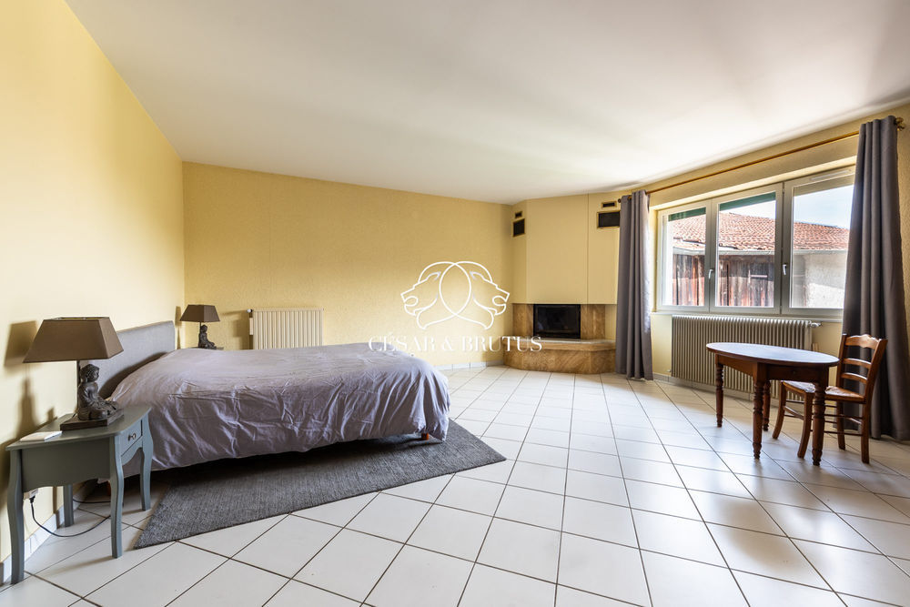 � vendre  Maison Montluel (01120)