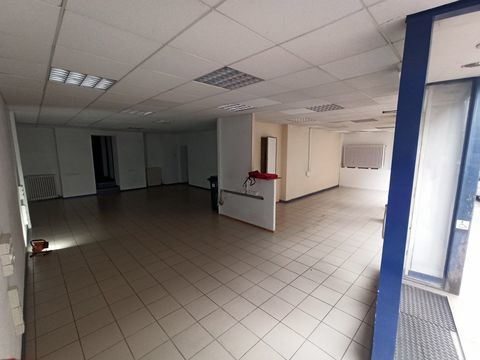 LOCATION LOCAL N&deg;1 BIS - 115m&sup2; environ 1000 87000 Limoges