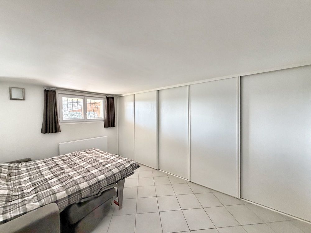 � vendre  Maison Grilly (01220)