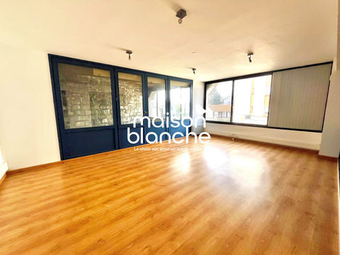 PARTHENAY PROCHE GARE LOCAL DE 177 m² 880 79200 Parthenay