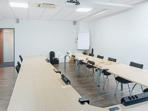 LOCAUX A LOUER 176 M2 3083 77700 Magny-le-hongre