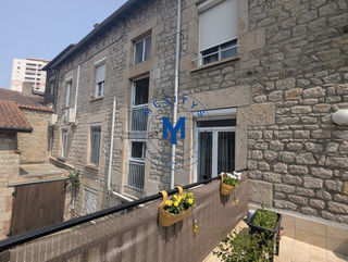  Immeuble � vendre 740 m�