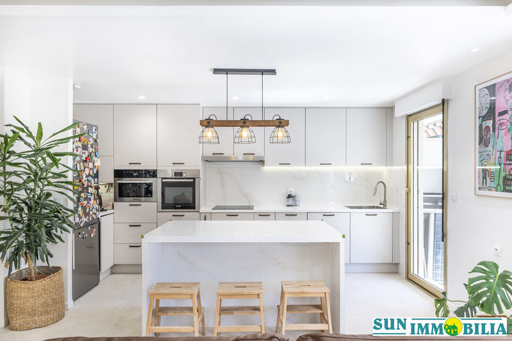 � vendre  Appartement Saint-Laurent-du-Var (06700)