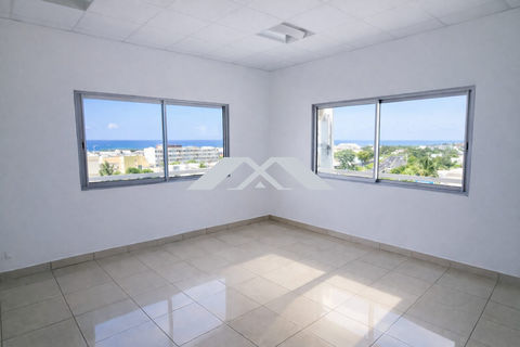 Local 100 m&sup2; Saint Denis 1610 97400 Saint-denis