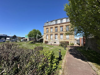  Immeuble � vendre 664 m�