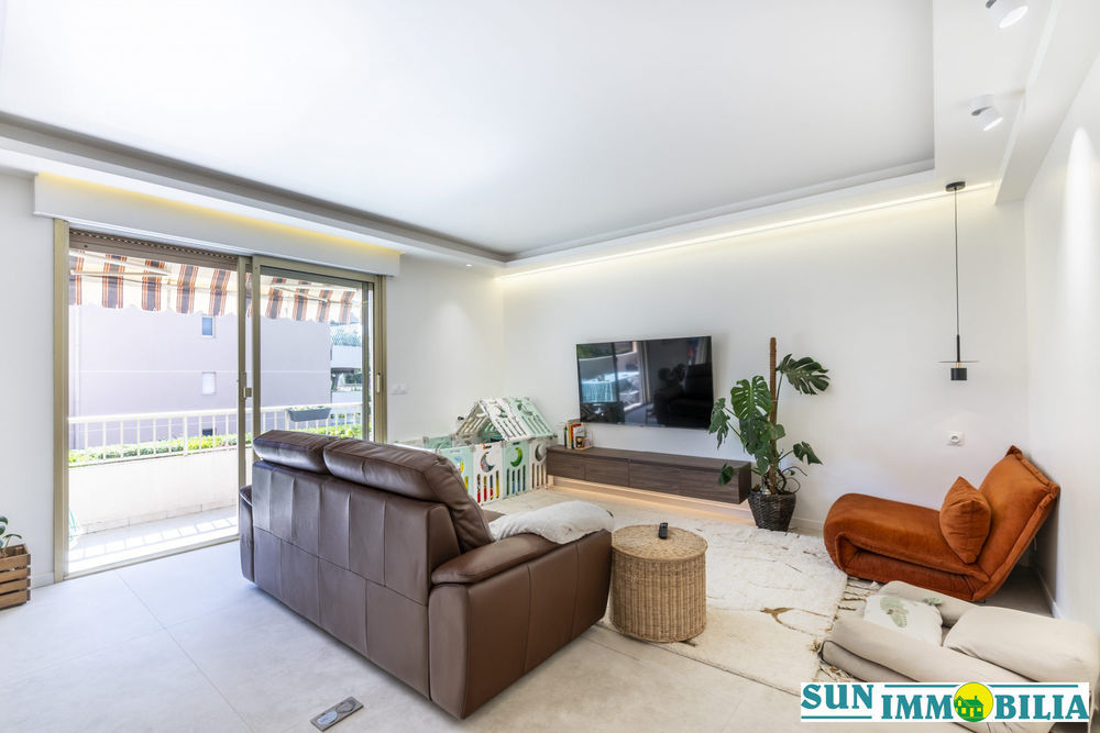 � vendre  Appartement Saint-Laurent-du-Var (06700)