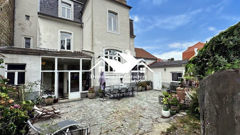   Belle demeure boulonnaise de 400m� 9 chambres Maison - 14 pi�ce(s) - 399 m�