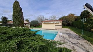  Maison � vendre 8 pi�ces 220 m�