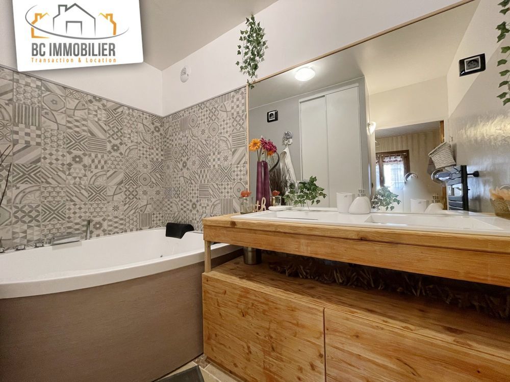 � vendre  Appartement Pr�vessin-Mo�ns (01280)