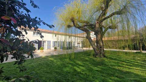   Maison � vendre Saint-Martin-de-Bernegoue Maison - 6 pi�ce(s) - 199 m�