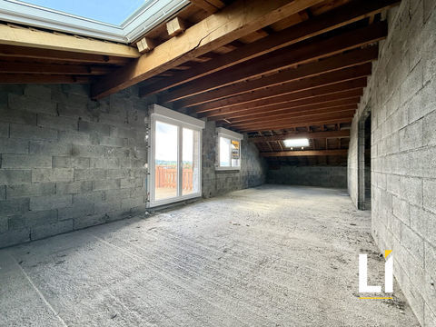   SURFACE BRUTE Appartement - 3 pi�ce(s) - 109 m�