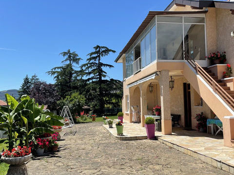   Belle propri�t� sur 2400 m� constructible Maison - 7 pi�ce(s) - 140 m�