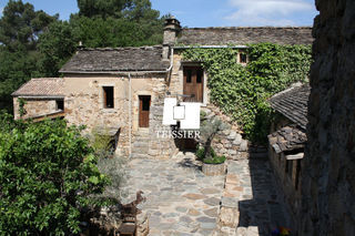  Maison � vendre 15 + pi�ces 270 m�