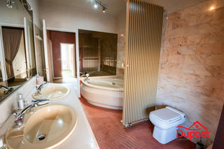  Maison � vendre 8 pi�ces 215 m�