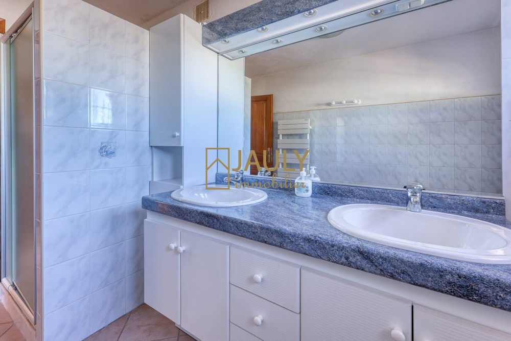 � vendre  Maison La Farl�de (83210)