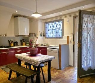  Immeuble � vendre 180 m�