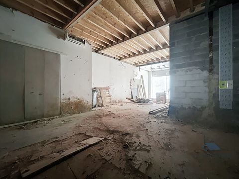 Rez de chaussée commercial 150 m² , terrasse et cave ( 110 m² 3500 59280 Armentires