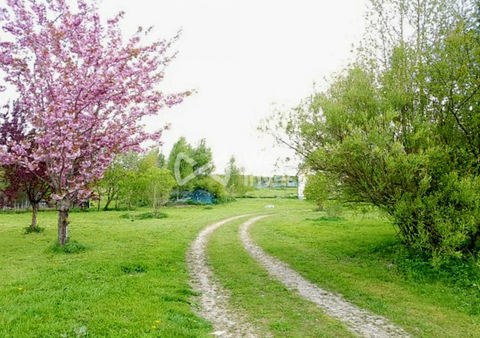   � vendre terrain CU avec maison et son terrain. Maison - 8 pi�ce(s) - 180 m�