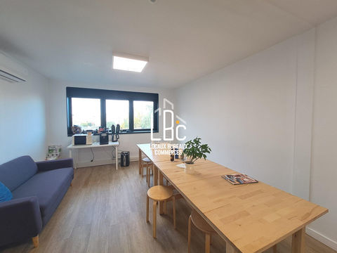 Rez&eacute;- A louer bureaux 122 m2 1956 44400 Rez�