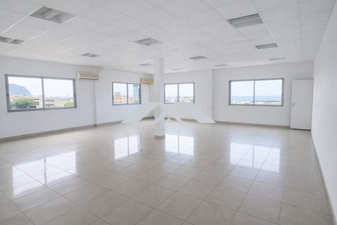 Local 380 m&sup2; Saint Denis 6120 97400 Saint-denis