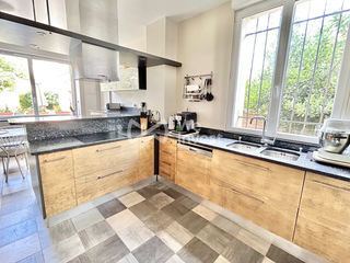  Maison � vendre 8 pi�ces 240 m�